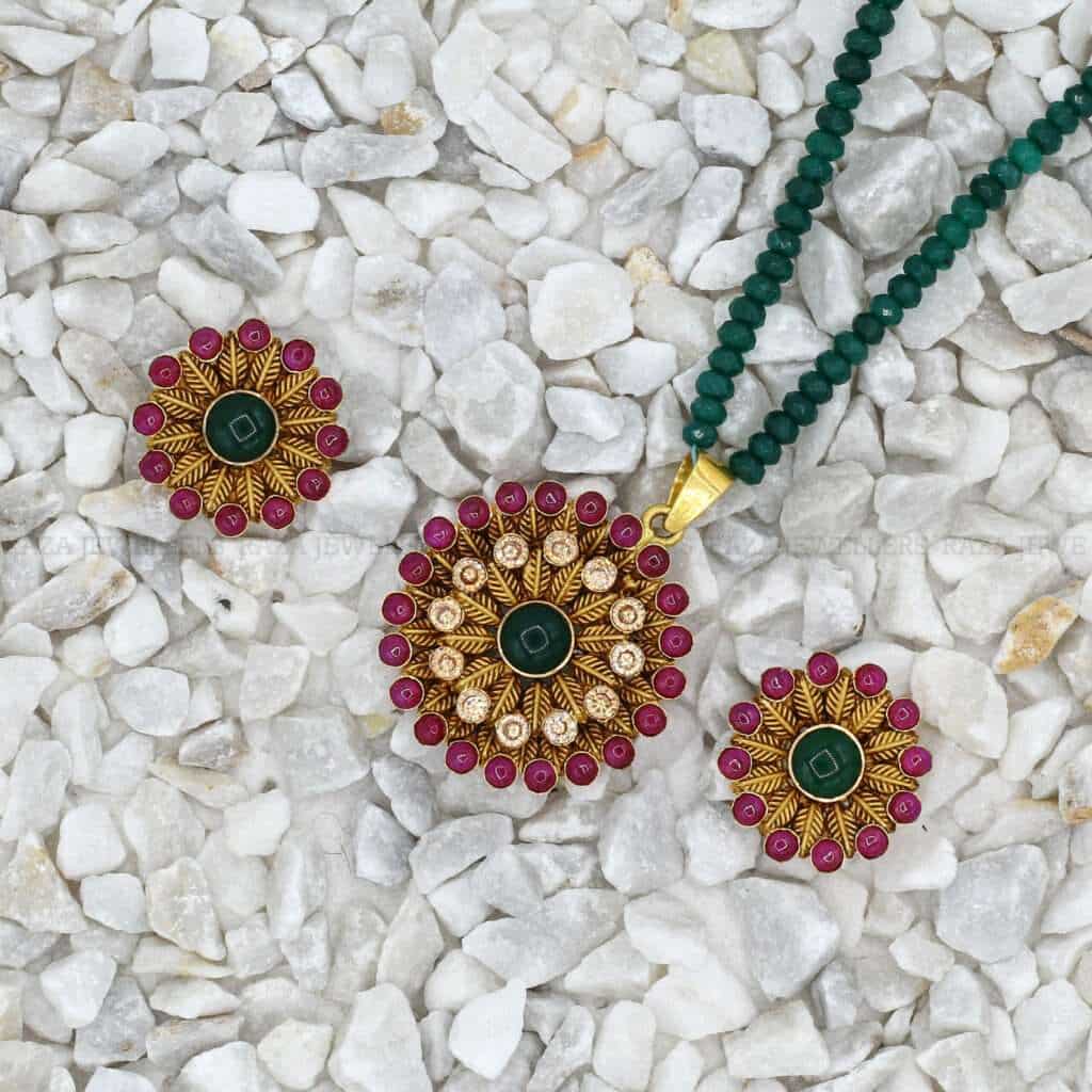 Gold Locket Set » Raza Jewellers