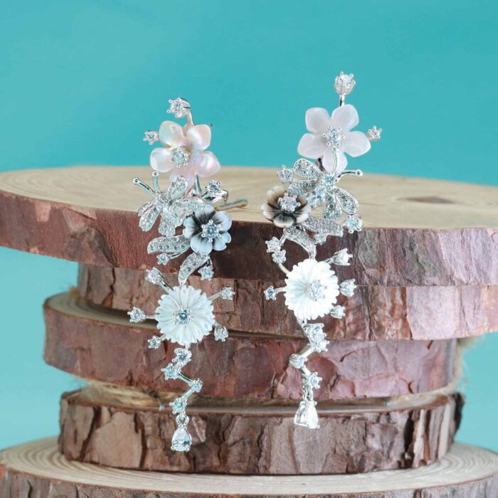 SILVER EARRING